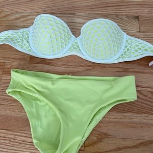 VICTORIA’S SECRET bikini